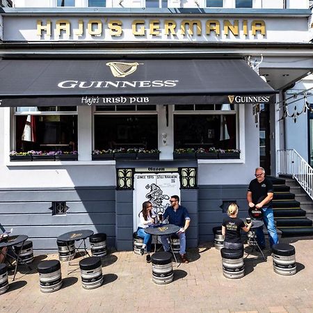 Hajo'S Germania Lodge & Irish Pub Rüdesheim am Rhein Extérieur photo